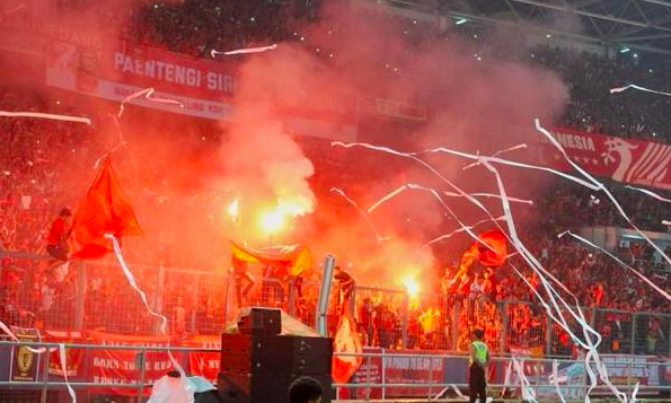 Risultati immagini per football indonesia supporters