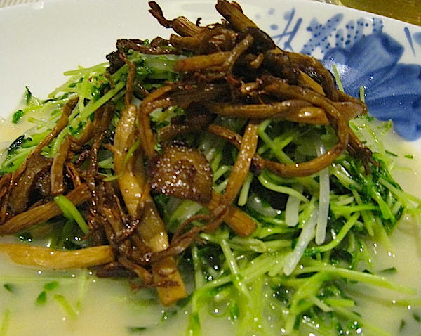 Pea Sprouts with Cordycep Flowers