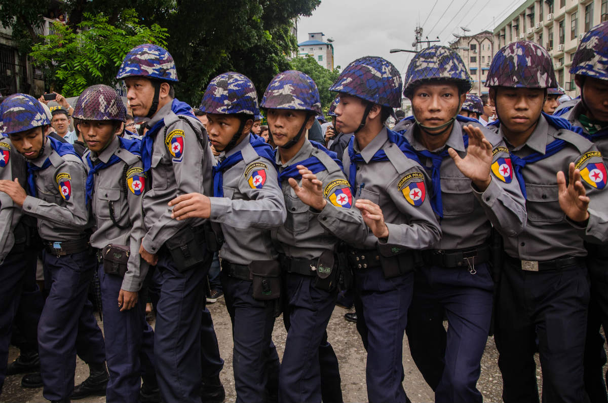 Police blockade in Yangon on June 30, 2015. Photo / Aung Naing Soe