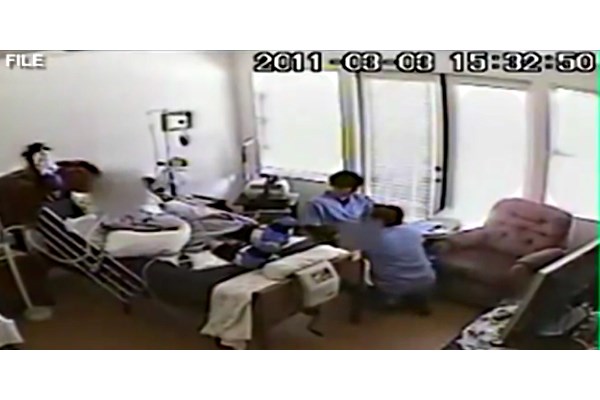 Pinoy Nurses Caught Having Sex In Front Of Patient Get