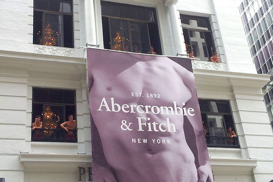 abercrombie and fitch store smell