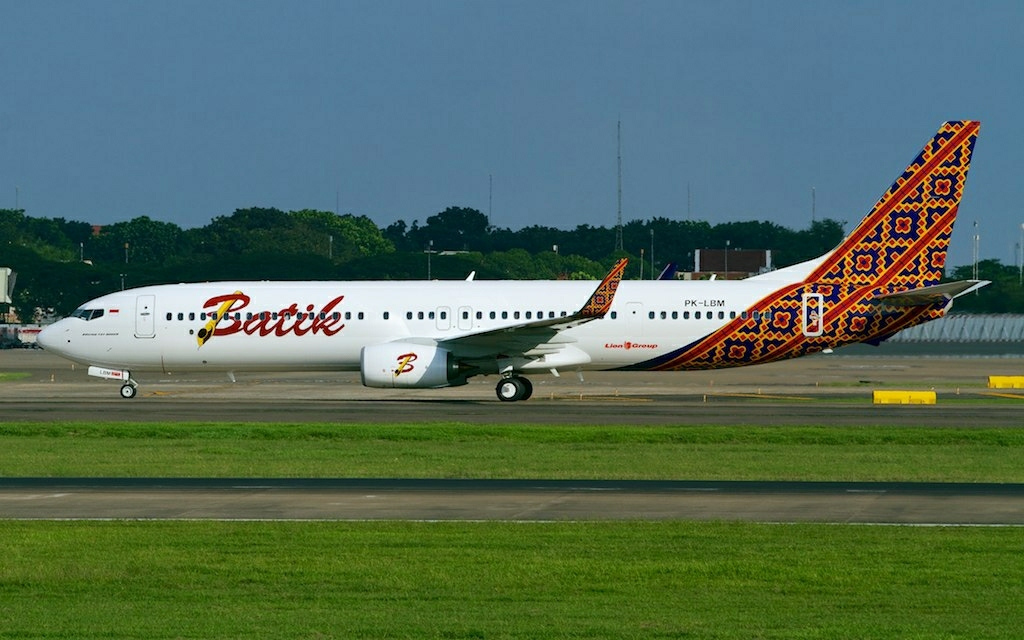 Batik Air flight makes emergency landing in Kupang airport after pilot ...