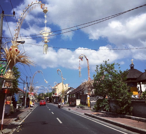 What is the main strip in Canggu?