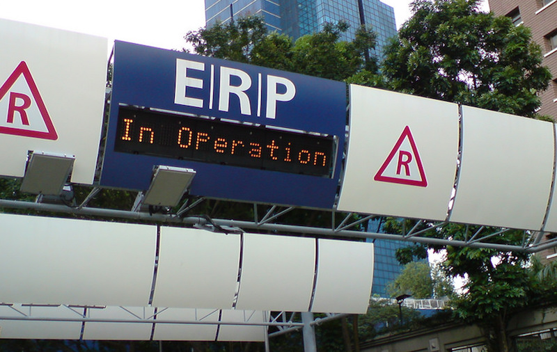 An eletronic road pricing gate in Singapore. Photo: Wikimedia Commons