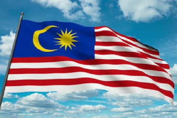 Malaysian flag mistaken for Islamic State in American lakeside