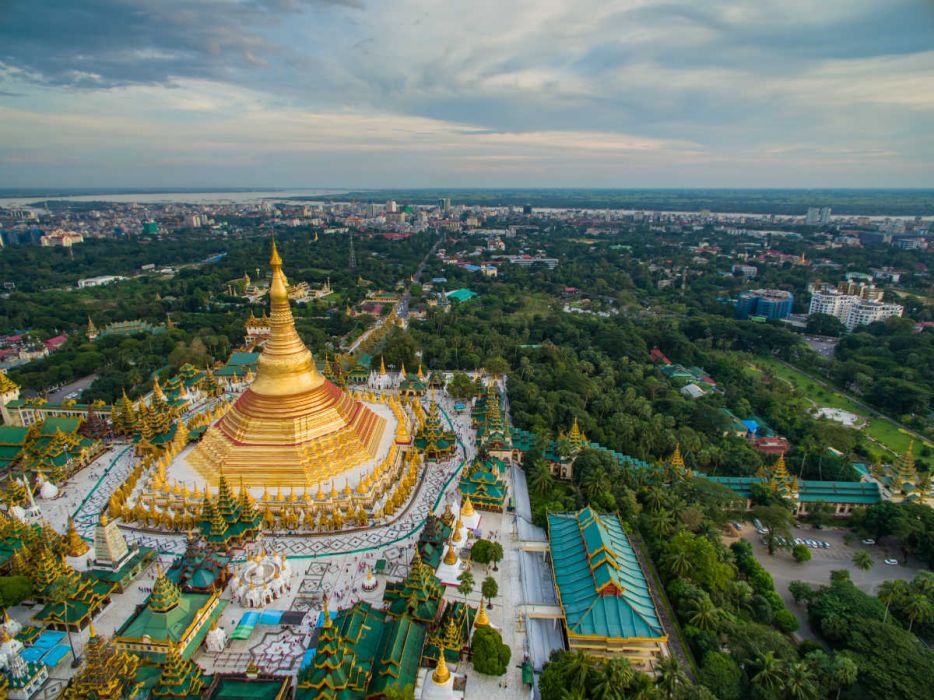 Shwedagon Pagoda, Yangon.