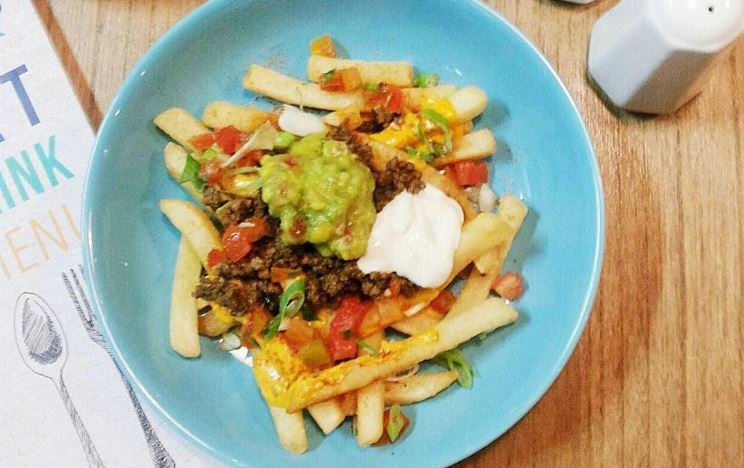 The Tex Mex Fries at Gonzo's Mexican Grill in Lotte Shopping Avenue are nacho average fries. Photo: Instagram/@ariana_arriana & @gonzosztexmexnbar