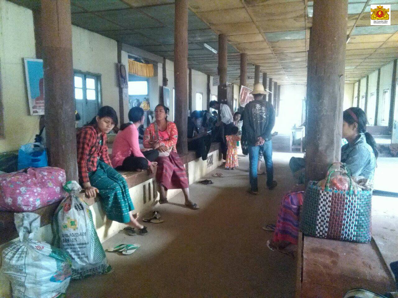 Families taking refuge at a monastery in Lashio after fleeing Laukkai. Photo: Facebook / State Counsellor Office Information Committee