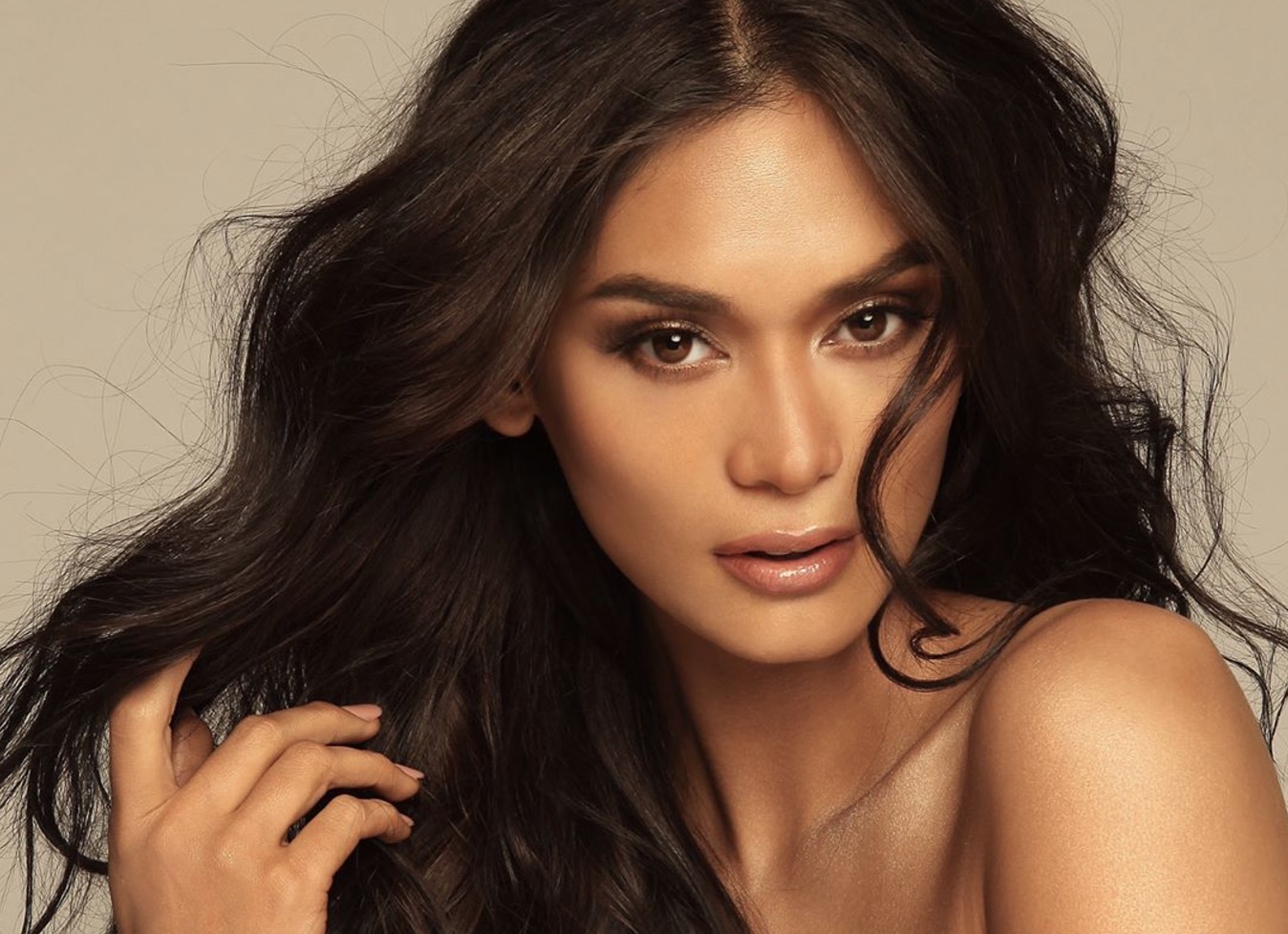 Pia Wurtzbach can slay anything even without a magic stone. PHOTO: Instagram/Pia Wurtzbach
