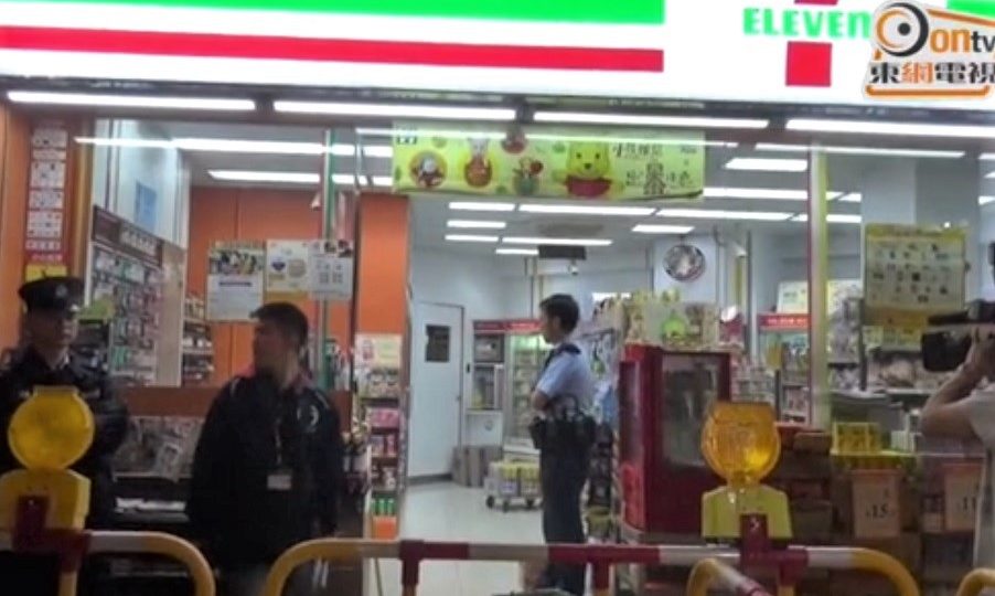The Mong Kok 7-Eleven which was robbed yesterday morning. Screenshot: Oriental Daily