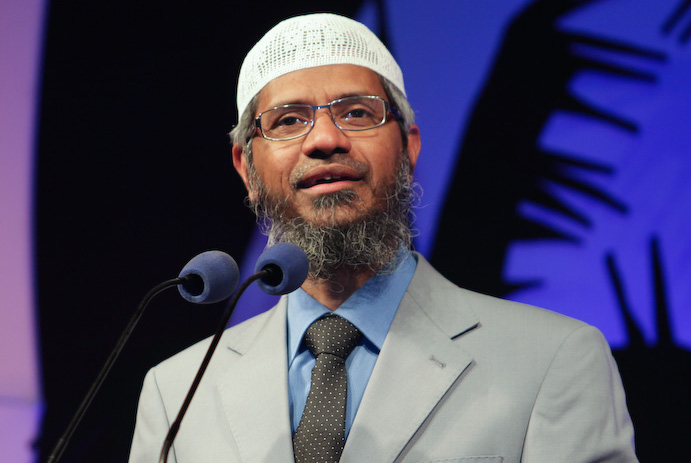 Dr. Zakir Naik speaks in the Maldives in May 2010. maapu / Wikimedia Commons