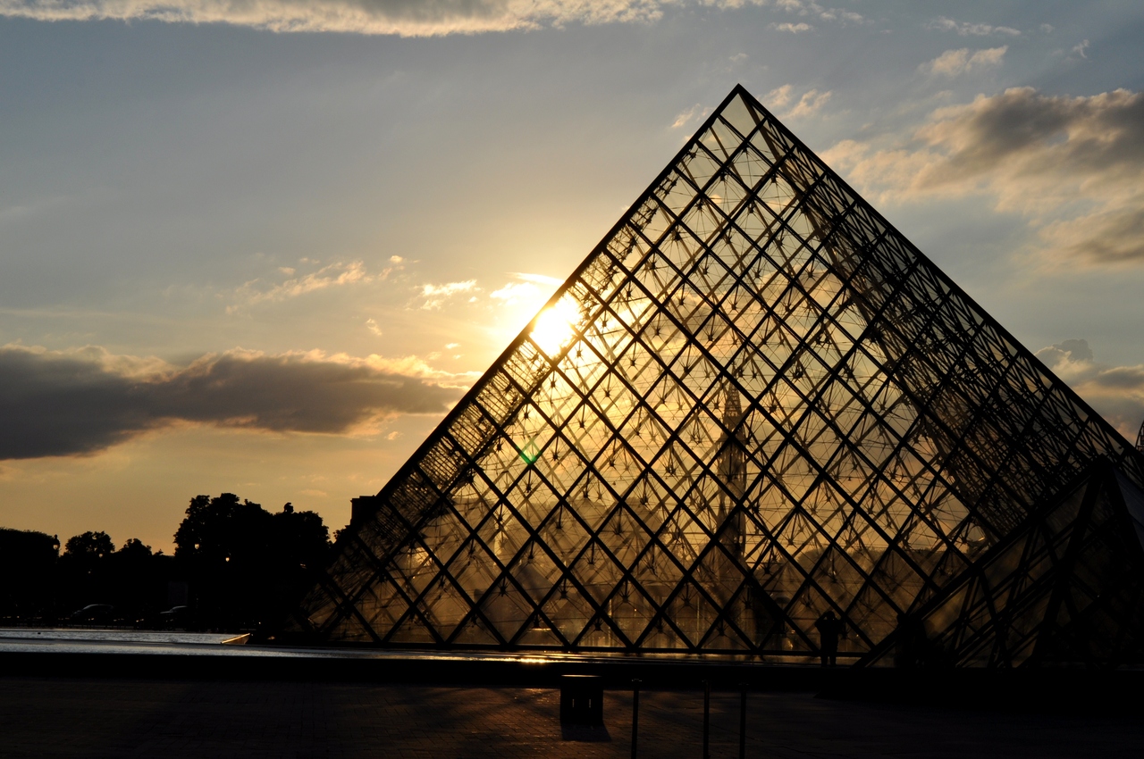 The glass pyramid that serves as the entrance to the Louvre museum. The structure was designed by Chinese-American architect I. M. Pei, whose most famous work in Asia is Hong Kong’s iconic Bank of China Tower. Photo: Annette Chan/Coconuts Media