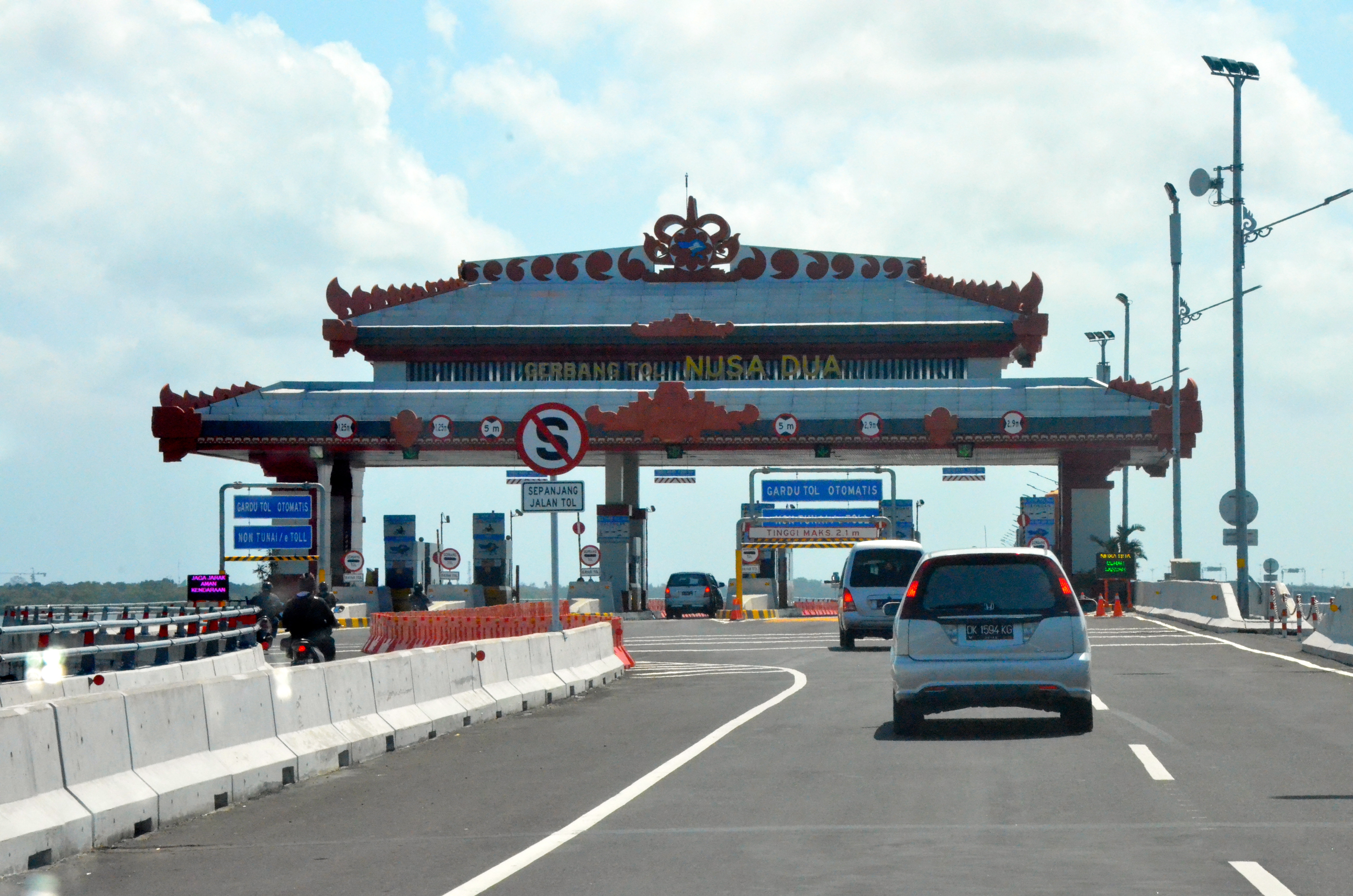 The underpass will connect to the Bali Mandara Toll Road, according to the Ministry of Public Works and Public Housing. Photo: Wikimedia Commons