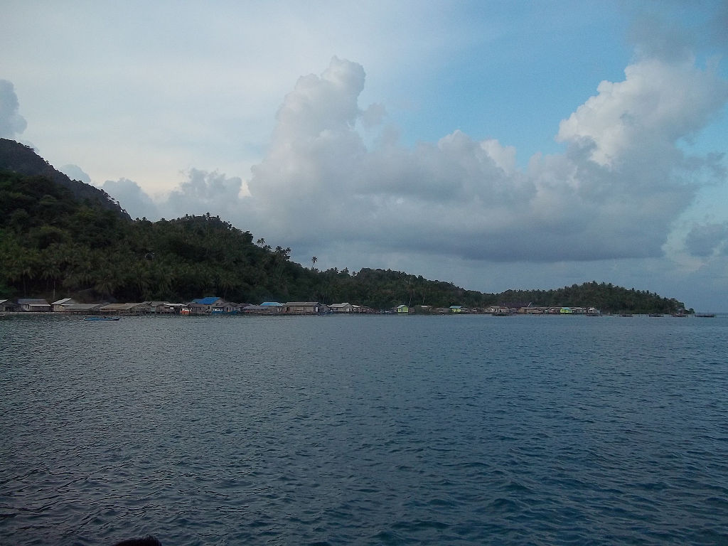 Scenery at Serasan Harbor, Natuna Islands, Riau Islands Province, Indonesia. Photo: Wikimedia Commons
