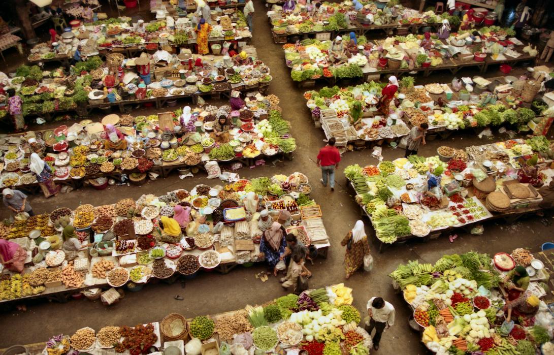 Kota Bharu market, Photographer: Brian Snelson