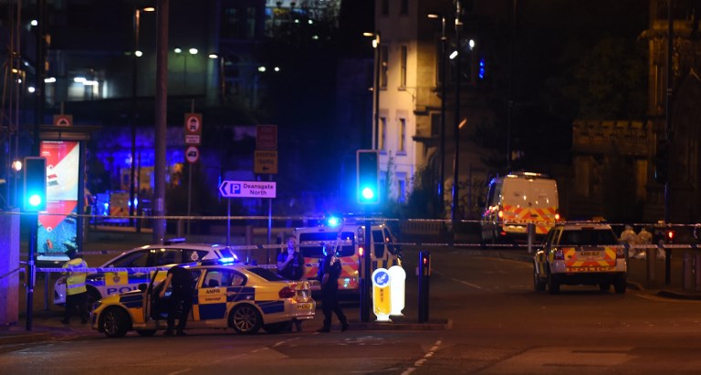 Police deploy at scene of a reported explosion during a concert in Manchester, England, on May 23,  2017.
British police said early May 23 there were “a number of confirmed fatalities” after reports of at least one explosion during a pop concert by US singer Ariana Grande. Ambulances were seen rushing to the Manchester Arena venue and police added in a statement that people should avoid the area.
AFP PHOTO / PAUL ELLIS