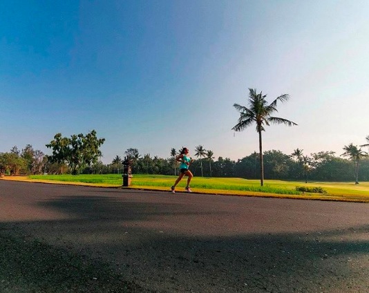 Hit the links and do a fun run in Tabanan. Photo via Pan Pacific Nirwana 