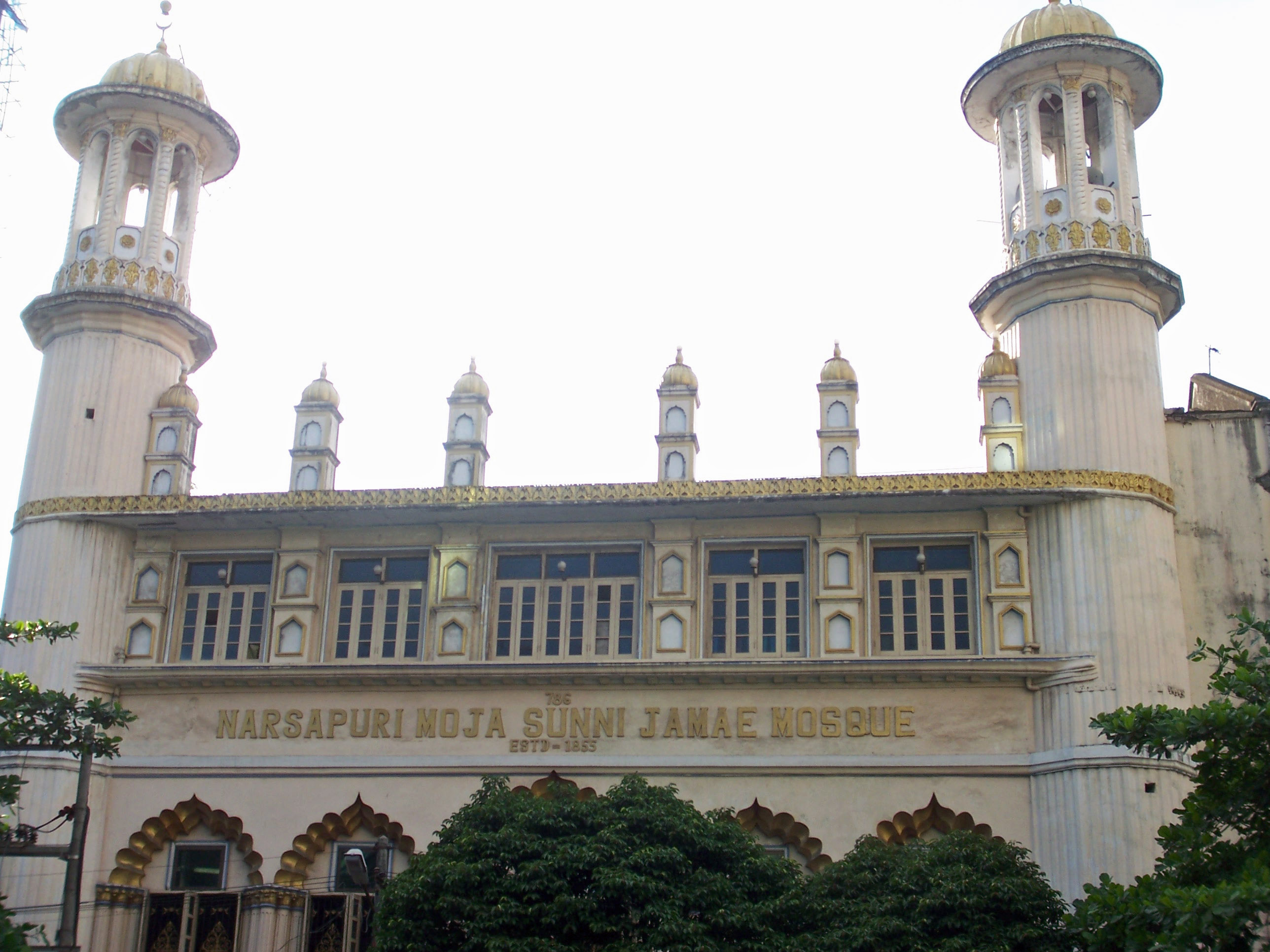 The Narsapuri Moja Sunni Jamae Mosque in downtown Yangon. Photo: WikiCommons / ES