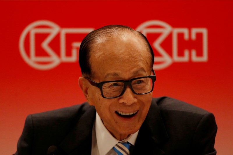 File photo: Hong Kong tycoon Li Ka-shing attends a news conference announcing CK Hutchison Holdings company results in Hong Kong, March 22, 2017. Photo: Bobby Yip/Reuters