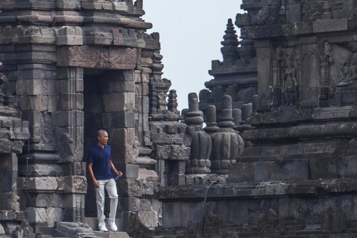 Former U.S. President Barack Obama visits Prambanan Temple in Sleman, Yogyakarta, Indonesia June 29, 2017 in this photo taken by Antara Foto.  Antara Foto/Andreas Fitri Atmoko/ via REUTERS