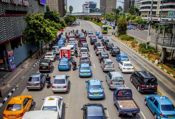 File photo of traffic on Jalan MH Thamrin in Jakarta. Photo: Coconuts Media