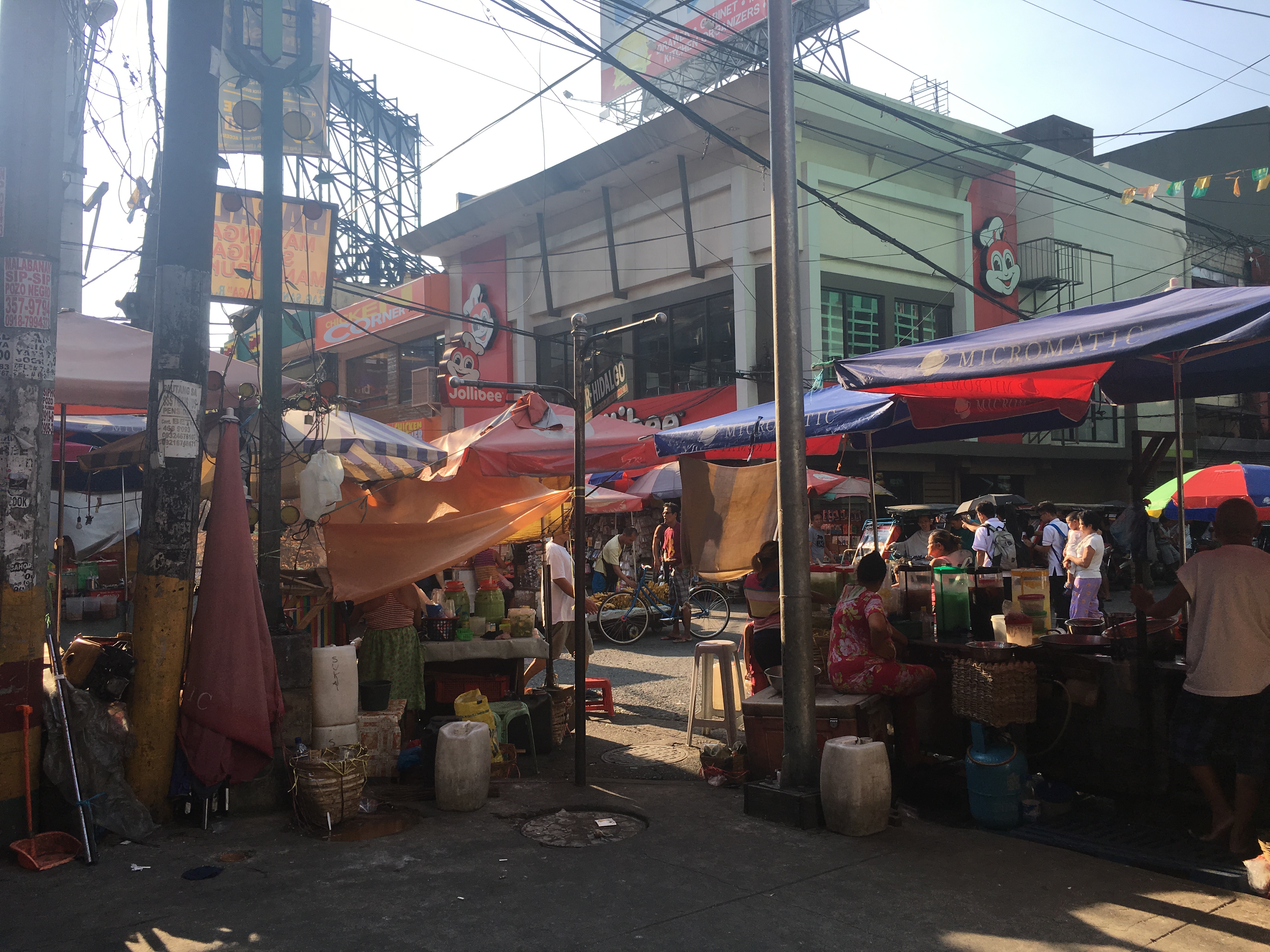Street vendors in Quiapo Manila. 