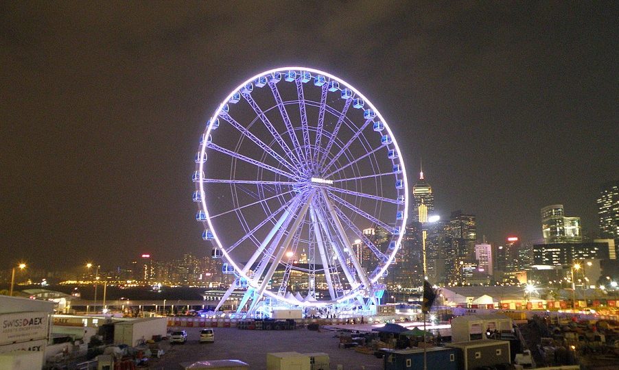 The Observation Wheel in Central at night. Photo: Exploringlife / Wiki Commons