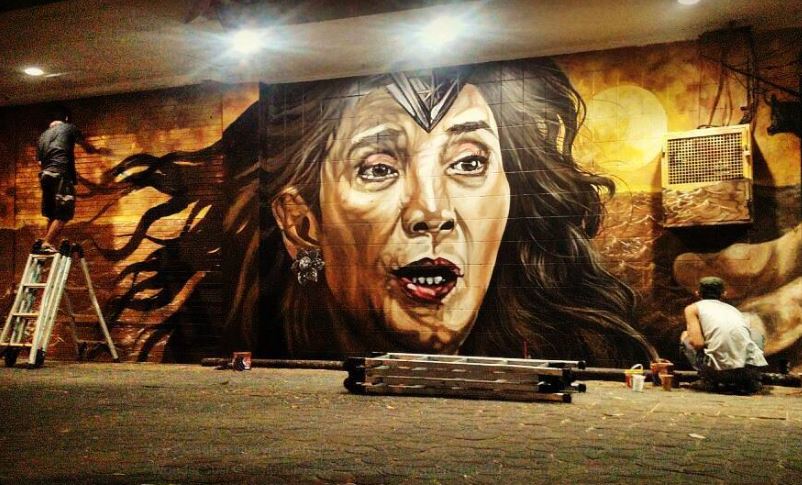 A mural in  the city of Solo depicting Maritime Resources and Fisheries Minister Susi Pudjiastuti as Wonder Woman. Photo: Ary Prasetyo‏ 
(@Aryprasetyo85) / Twitter