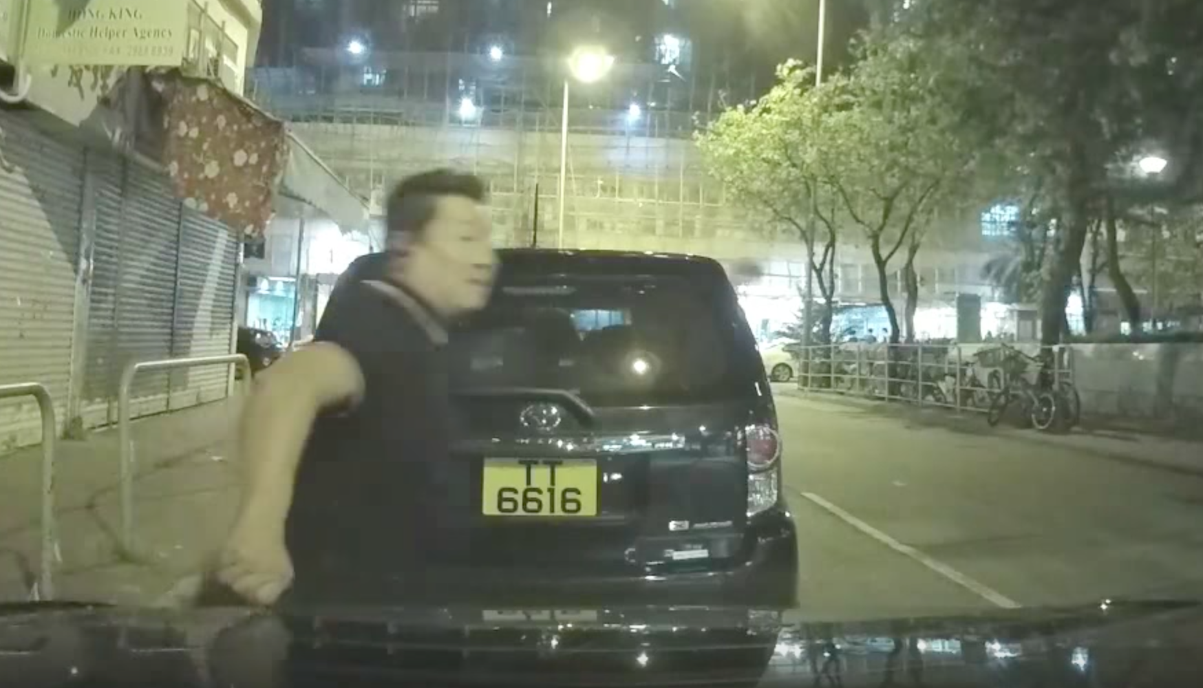 Clip from video of man keying car in Tuen Mun