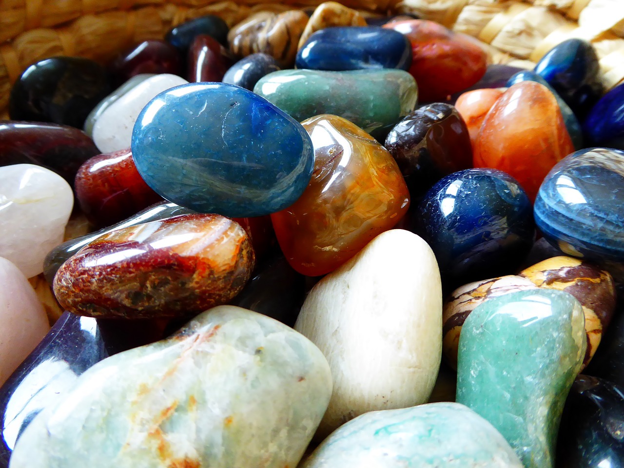 Semi precious stones. PIXABAY