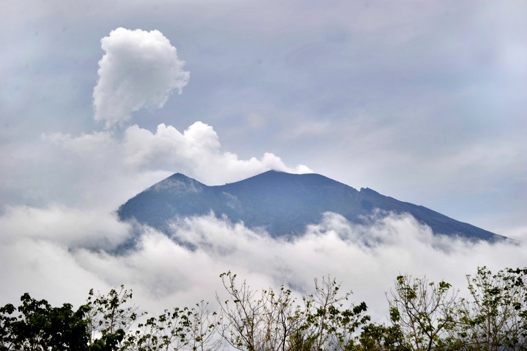 General view of Mount Agung volcano from the Kubu sub-district in Karangasem Regency on Indonesia’s resort island of Bali on November 22, 2017. Photo: Sonny Tumbelaka/AFP