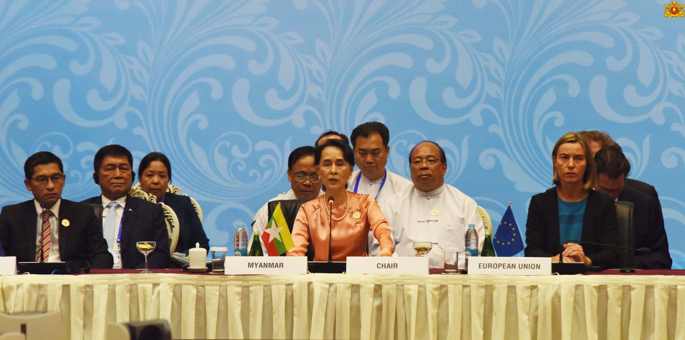 Aung San Suu Kyi sits beside Federica Mogherini, the EU High Representative for Foreign Affairs, at the Asia-Europe Foreign Ministers’ Meeting in Naypyidaw on November 20, 2017. Photo: Facebook / Office of the State Counsellor