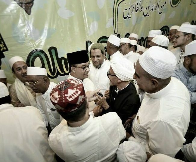 Jakarta Governor Anies Baswedan meeting with his supporters at Darul Aitam in Tanah Abang in July 2017. Photo: @aniesbaswedan / Instagram