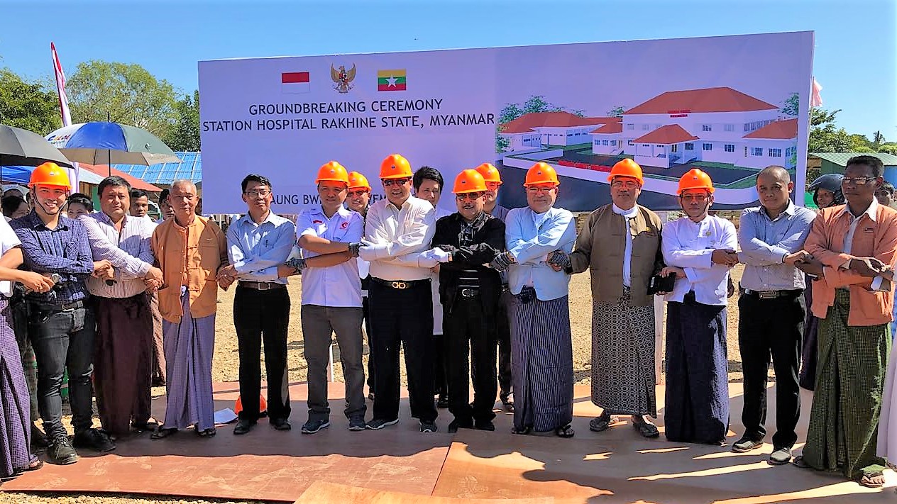 Groundbreaking ceremony on November 19, 2017, for a hospital in Myanmar’s Rakhine State funded by the Indonesian government. Photo: Indonesia’s Foreign Ministry (www.kemlu.go.id)