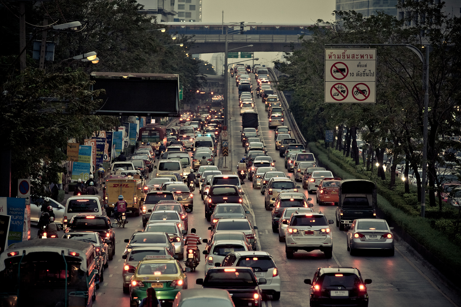 File photo of traffic in Bangkok. Photo: Coconuts Media
