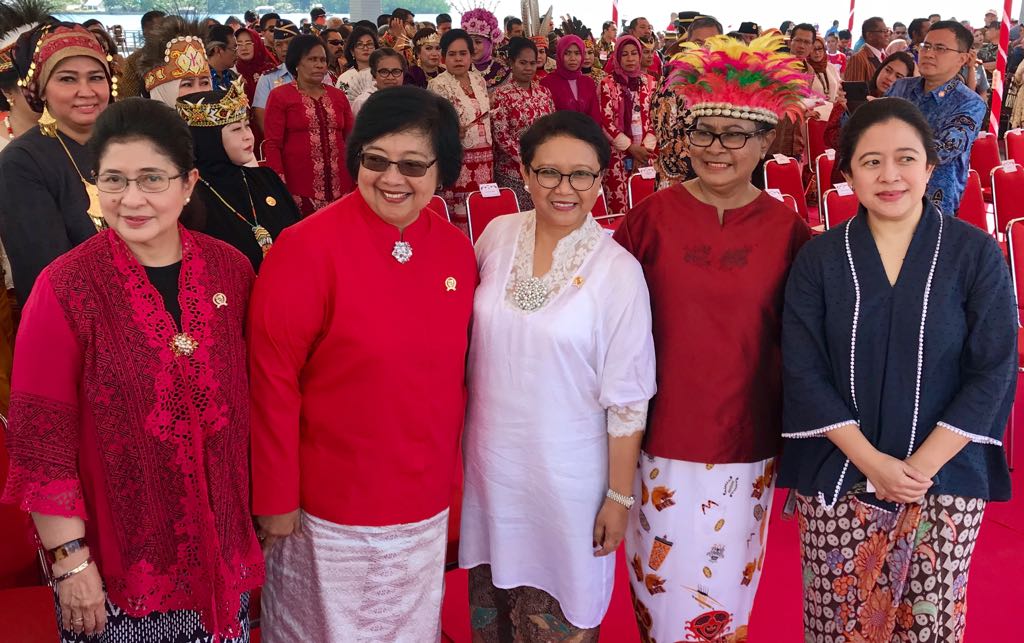 From left: Health Minister Nila Moeloek, Environment and Forestry Minister Siti Nurbaya, Foreign Affairs Minister Retno Marsudi, Female Empowerment and Child Protection Minister Yohana Yembise, Coordinating Human Development and Culture Minister Puan Maharani. Photo: Presidential Secretariat Press Bureau