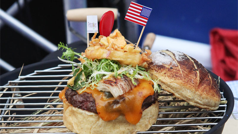 The “Knockout Burger” by 25 Degrees Bangkok. Photo: Courtesy of the U.S. Embassy in Bangkok