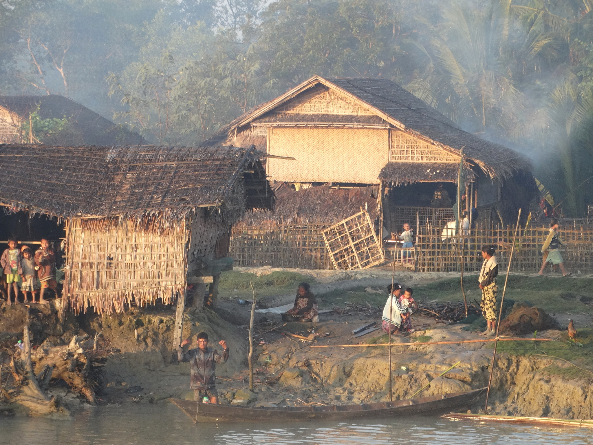 A village on the Kaladan River, between Mrauk U and Sittwe, in Rakhine State. Photo: Flickr / Adam Jones