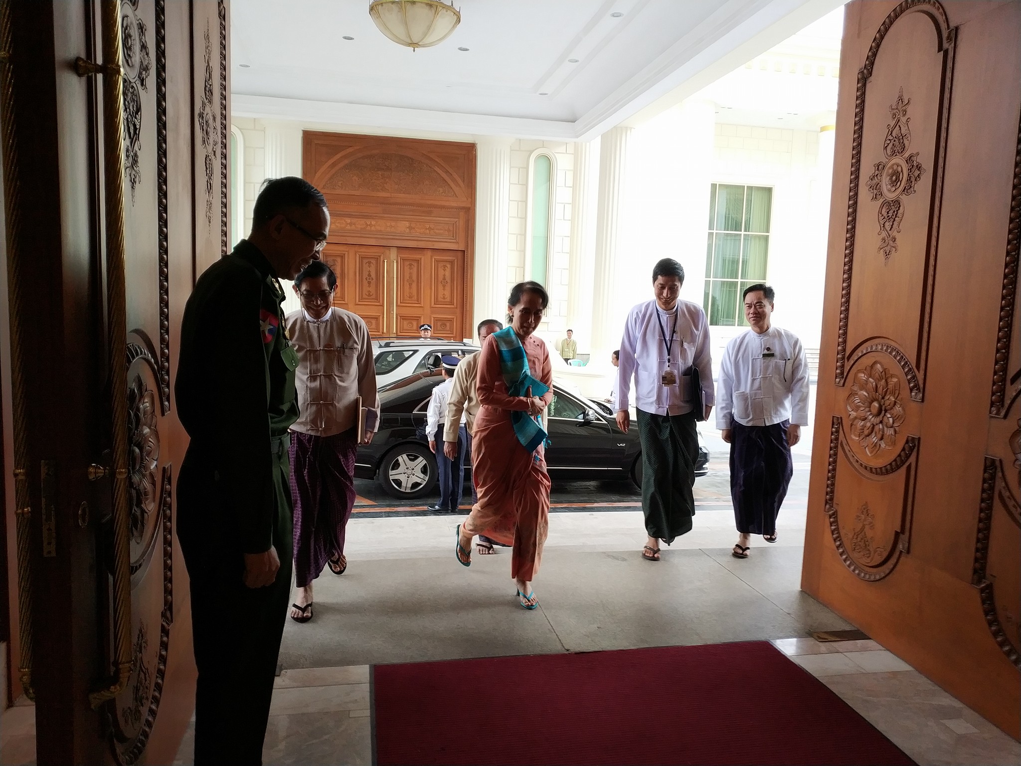 State Counsellor Aung San Suu Kyi enters the president’s residence on Jan. 3, 2018. Photo: Facebook / State Counsellor Office