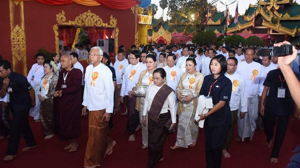 President Ktin Kyaw attends a ceremony at Yangon’s Shwedagon Pagoda on Jan. 2, 2018. Photo: President Office