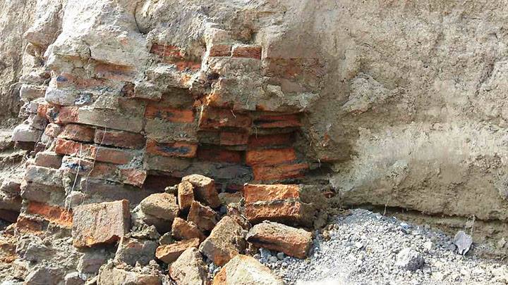 Ancient bricks revealed by riverbank erosion in Wundwin Township. Photo: MOI