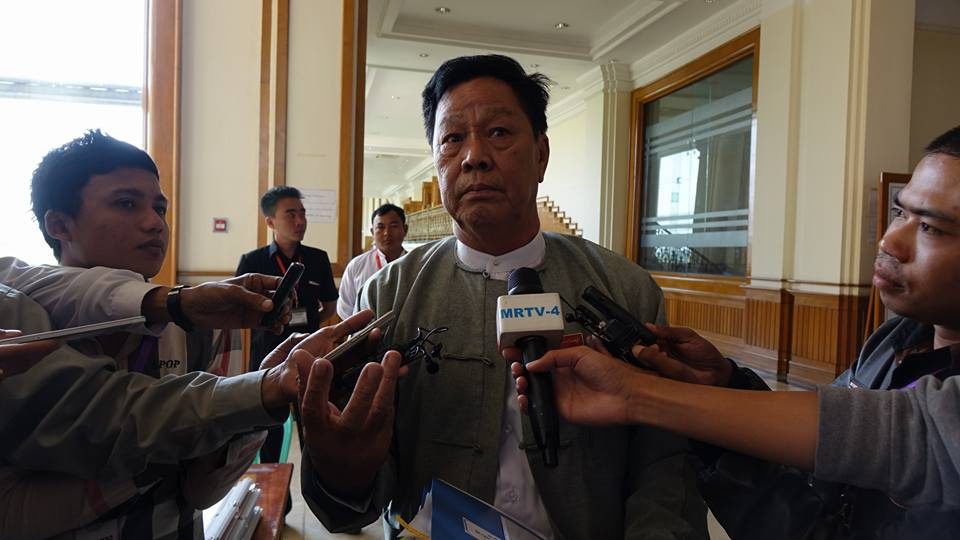 Union Election Commission member Aung Myint speaks to reporters in Naypyidaw on Monday. Photo: DVB