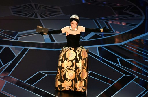 Actress Rita Moreno presents the Oscar for Best Foreign Language Film during the 90th Annual Academy Awards show on March 4, 2018 in Hollywood, California. / AFP PHOTO / Mark RALSTON