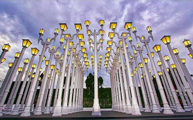 “Love Light”, an art installation at “selfie tourism” spot Rabbit Town in the Indonesian city of Bandung, is accused to be directly plagiarized from Chris Burden’s “Urban Light” at the LA County Museum of Art. Photo: Instagram/@rabbittown.id
