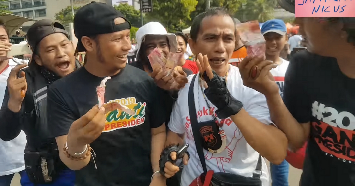 Screenshot: “Tindakan Intimidatif dari Kelompok Ber-identitas #2019GantiPresiden” / Jakartanicus / Youtube
