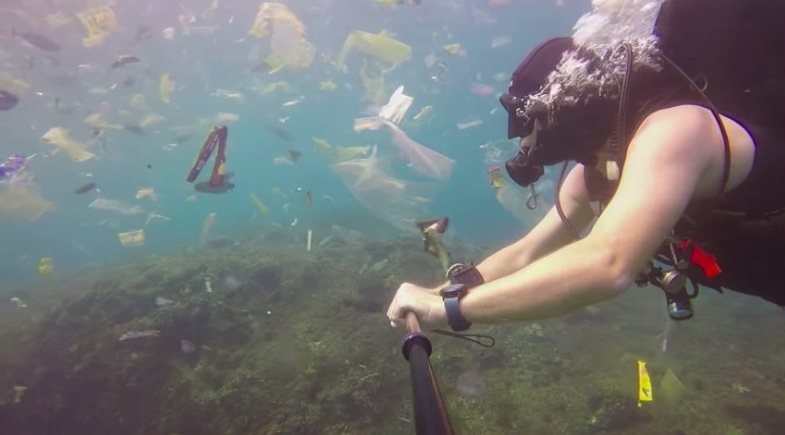 British diver Rich Horner’s video of trash swirling around Bali’s Manta Point went viral earlier this year. 
