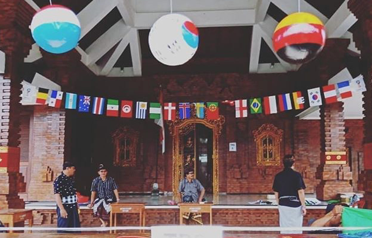Desa Adat Sempidi, Mengwi went for a World Cup theme at their polling station. Photo via Info Badung