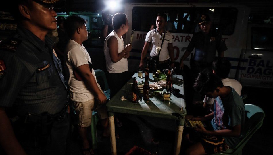 Presidential spokesperson Harry Roque said that honest members of the community have nothing to fear amid the crackdown against loiterers. Photo via ABS-CBN.