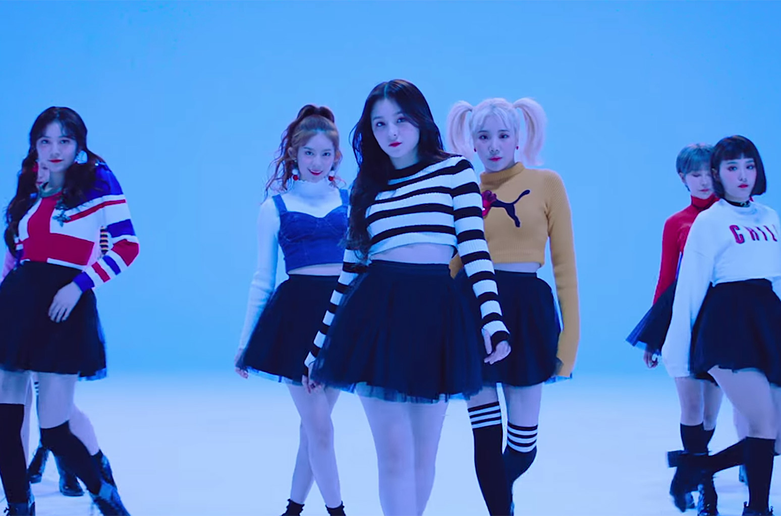 Momoland in their music video for their hit Bboom Bboom. (Screenshot: Bboom Bboom music video)