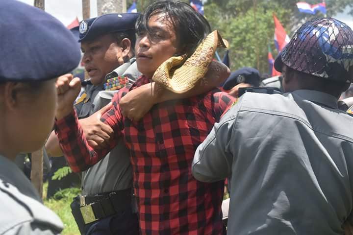 Police arrest protester Khun Philip Soe Aung on July 3, 2018. Photo: KnIC